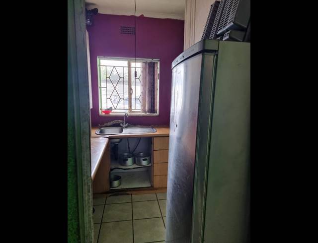5 BEDROOM HOUSE FOR SALE IN KEMPTON PARK EXT 02
